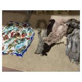 SCARVES & PILLOWCASE VERA WANG AND OTHERS