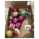 VINTAGE 12 ASSORTED ORNAMENTS