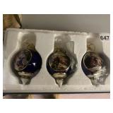 3 CHRISTMAS ORNAMENTS