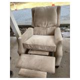 TAN VERY CLEAN RECLINING ARMCHAIR