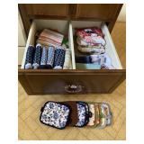 POT GRABBERS AND DECORATIVE CHRISTMAS TOWELS