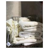 WIRE BASKET WITH TOWELS