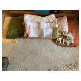 TABLE CLOTHES PILLOWCASES SHEETS FULL SIZE