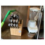 BLENDER AND KNIFE SET W/ BLOCK