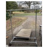 STURDY ADJUSTABLE HEIGHTS CLOSING RACK 4 WHEELS