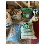 LANDSCAPING ROCKS, LAWN LIME, SHELL MULCH, CRAB