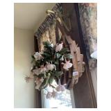 WOOD HANGING FLOWER ARRANGEMENT BASKET