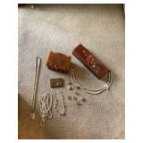 FAUX PEARLS, PLASTIC JEWELRY HOLDER, COMPACT,