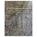 STURDY TOWEL RACK FREE STANDING