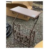 SIDE TABLE W/ MAGAZINE BASE