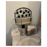 ORGANIZER BASKET AND HAIRSPRAY