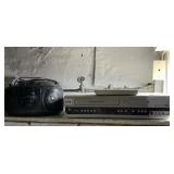 VCR/DVD AND RADIO