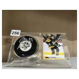 SIDNEY CROSBY SIGNED HOCKEY PUCK AND CARD
