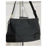 BLACK LEATHER COACH SHOULDER BAG