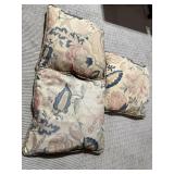3 ACCENT PILLOWS
