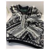 TUNDRA CANADA SIZE EXTRA LARGE BLACK AND WHITE