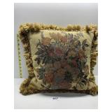 NEW AUBUSSON VASE PATTERN PILLOW $123.00 TAG -