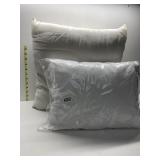 NEW POLYFILL PILLOW IN PLASTIC