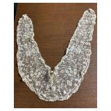 ANTIQUE LACE COLAR 18" X 29"