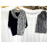 ALFANI BLACK AND WHITE SWEATER WITH ATTACHED