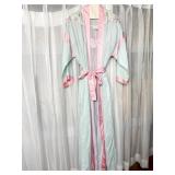 2 PC MISS ELAINE SAKS FIFTH AVE ROBE NIGHTGOWN