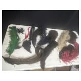 GROUP OF FEATHERS FOR CRAFTING AND MILLINERY WORK