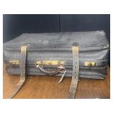 BEAUTIFUL ANTIQUE SUITCASE HAS MONOGRAM VERY GOOD