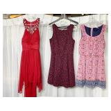 THREE DRESSES SPEECHLESS MEDIUM PINK SHORT