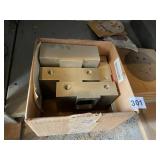 SANDPAPER AND ALUMINUM PLATES