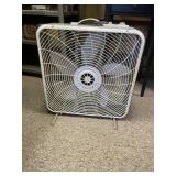 LAKE WOOD BOX FAN