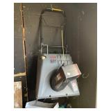 GAS SNOW BLOWER