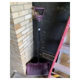 SNOW SHOVEL