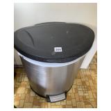 FOOT CONTROL TRASH CAN