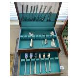RETRO FLATWARE SET IN CASE