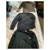 MEDIUM WRANGLER SHIRTS ONE WITH ZIPPER FRONT