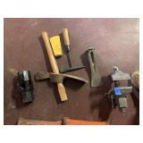 3.5 IN VICE AND HAMMER HEAD AXE