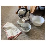 VINTAGE MIXER W/ BOWLS AND BEATERS
