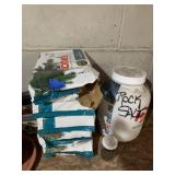 JOBES FERTILIZER AND ROCK SALT