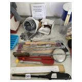 ASSORTED KITCHEN ITEMS