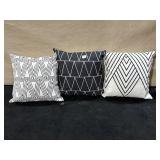 BLACK AND WHITE GEOMETRIC DESIGN PILLOWS 17 INCH