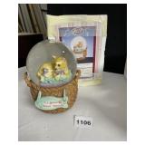SAN FRANCISCO MUSIC BOX COMPANY SNOW GLOBE TITLED
