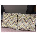 ACCENT PILLOWS 23 INCHES BY 23 INCHES ZIGZAG