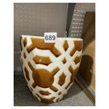 GLAZED PLANTER 9 1/2 INCH HIGH 9 INCH WIDE