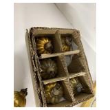 VINTAGE OLD AMBER CLUSTER OF GRAPES, GLASS, SET