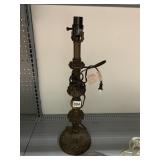 COMPOSITION LAMP WITH BALL CENTER