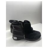 DREW SIZE ZIPPER ANKLE BOOKS LOOK NEW