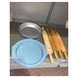 4 WOOD ROLLING PINS AND TWO PIE PANS
