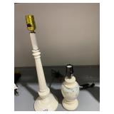 RIBBED CENTER METAL LAMP AND BLUE/CREAM FINISH