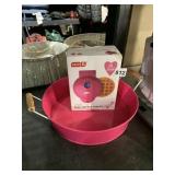 DASH MINI WAFFLE MAKER AND PINK DOUBLE HANDLE