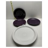 4 FIESTA PLATES ONE PLUM CENTER CIRCLE 9" WHITE